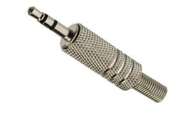 Fejhallgató jack dugó és HDMI 2.1 kábel