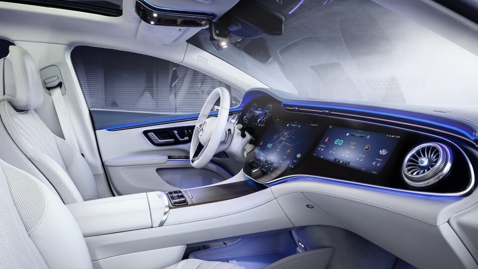 Az LG fejlett autós infotainment-rendszere került a Mercedes új, elektromos luxusszedánjába